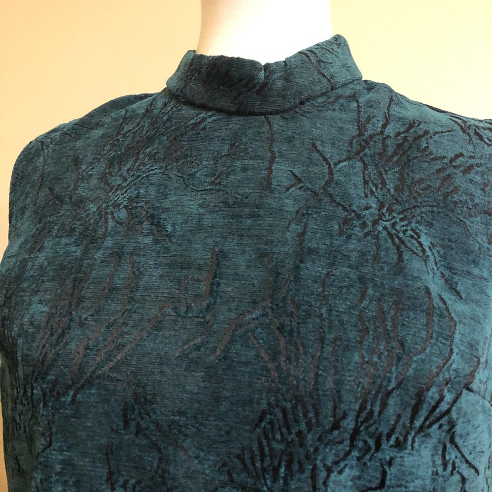 Mark. Chic Teal Sleeveless Mock Neck Crop Top - Picture 16 of 16